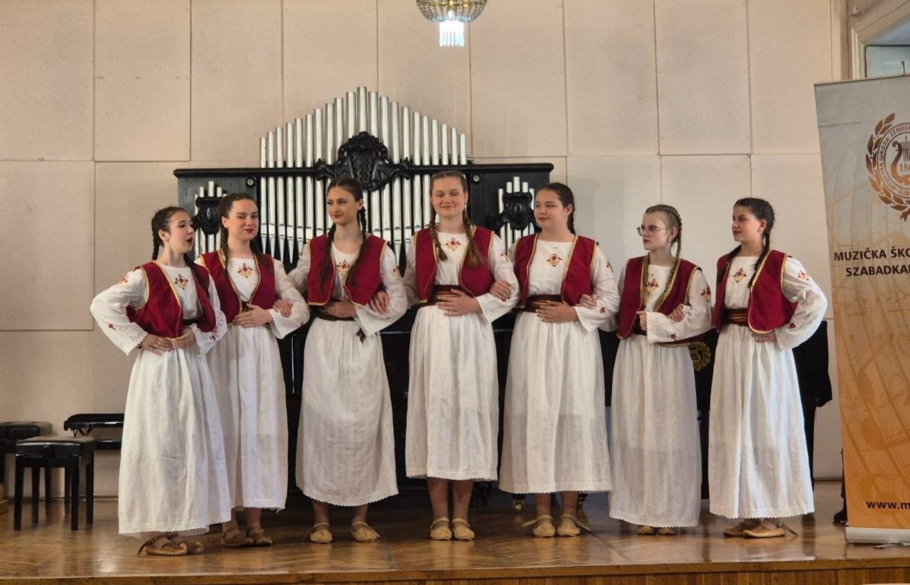 Odsek za srpsko tradicionalno pevanje OMŠ"Nevena Popović"