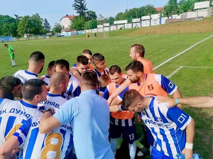 Igrači FK Dunavca na stadionu
