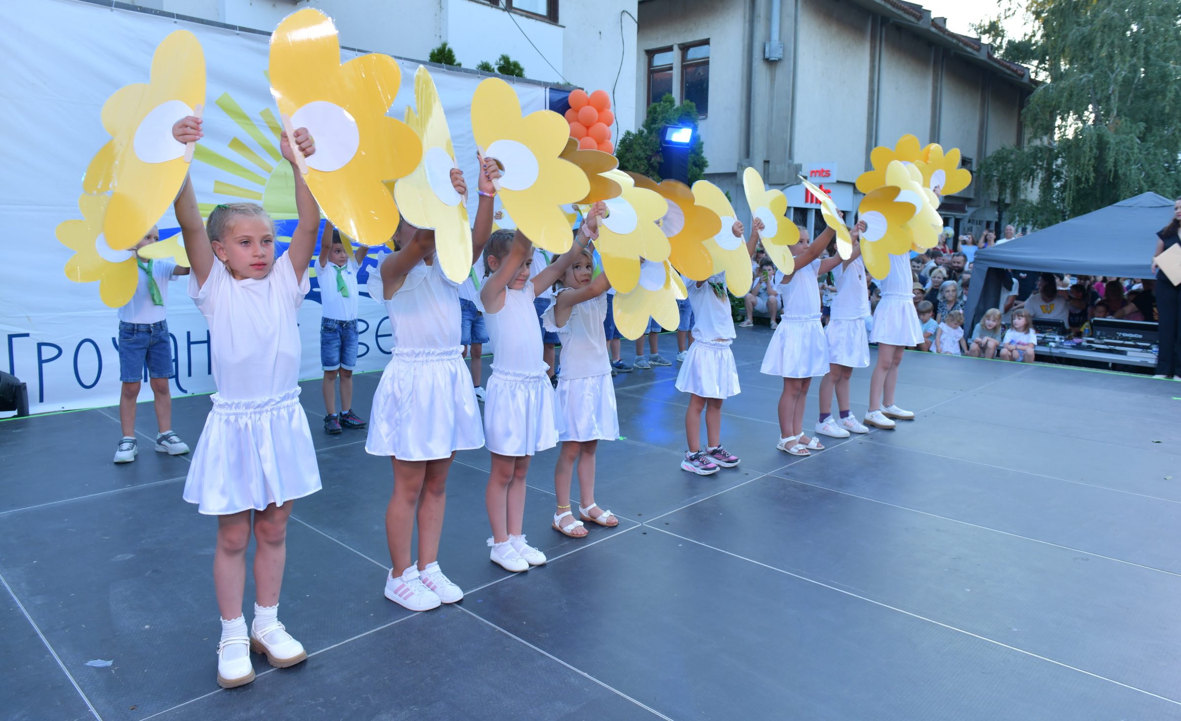 U Grockoj su svečanim „Dečjim danom” i nastupom predškolaca otvorene 58. „Gročanske svečanosti”