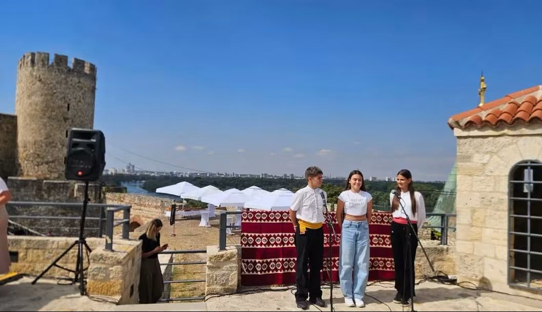 Učenici OMŠ „Nevena Popović“ predstavili tradicionalnu muziku na Kalemegdanu
