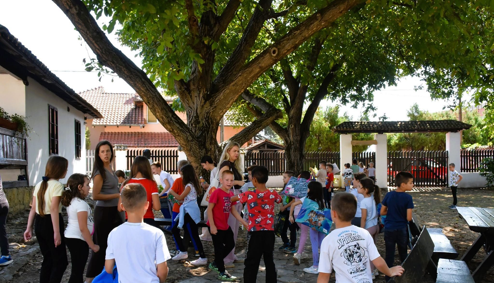Đaci OŠ „Ilija Garašanin” posetili Rančićevu kuću u Grockoj