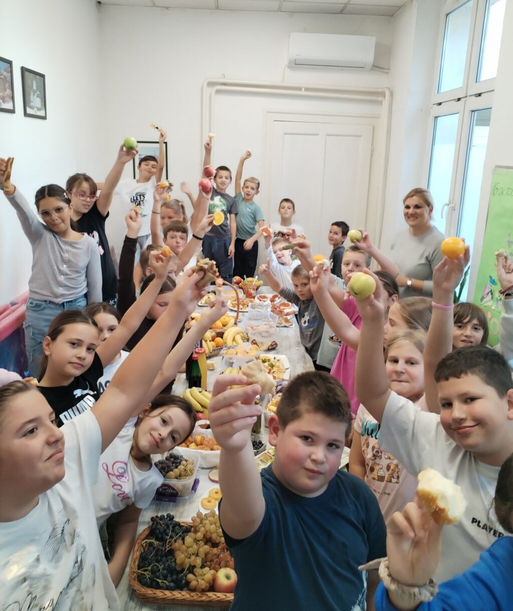 Učenici OŠ „Sveti Sava” u Vrčinu obeležili Svetski dan hrane